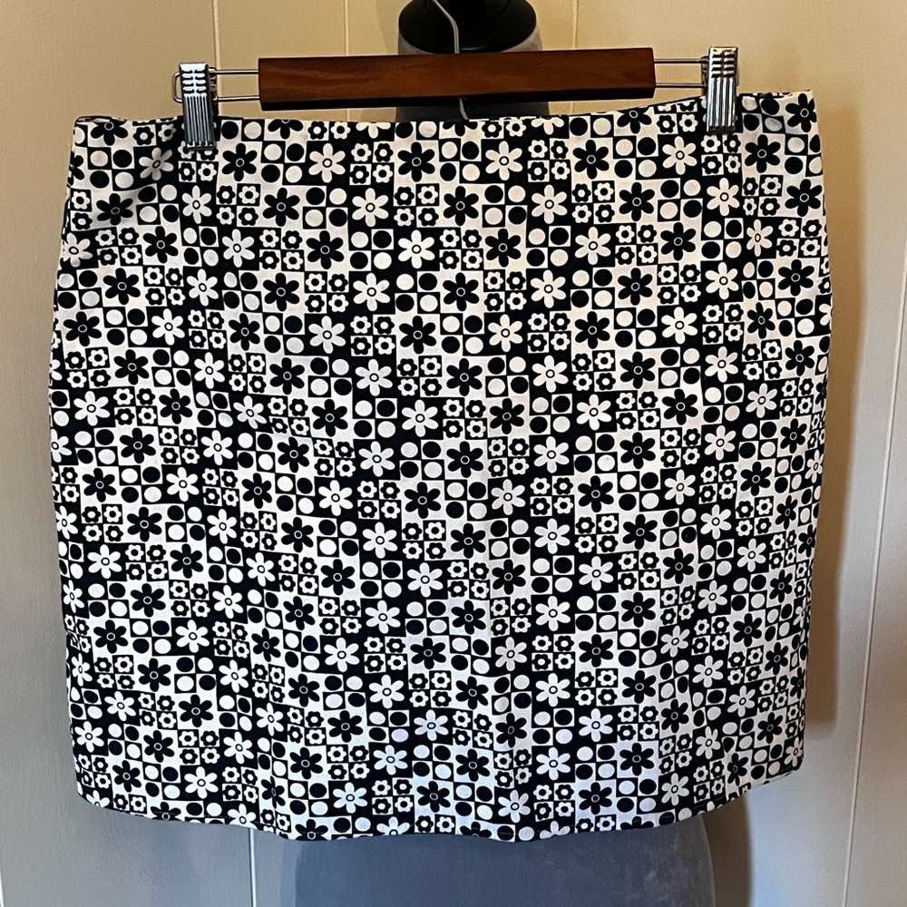 NWT Vintage Look Elodie Mini Skirt, Navy Floral, XL